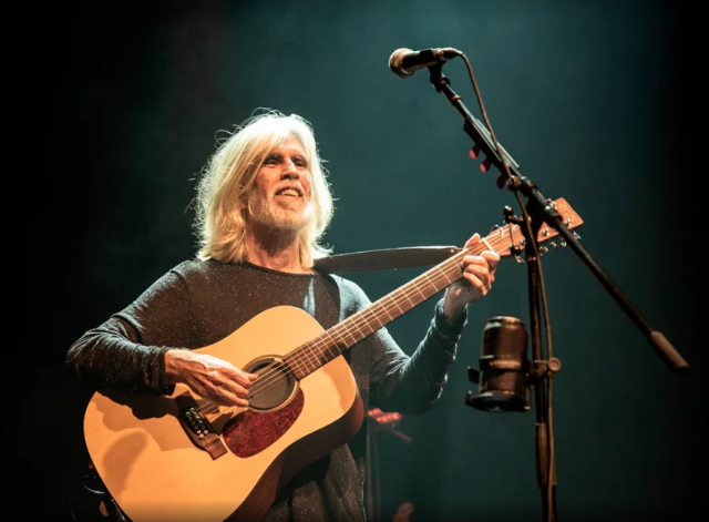 Oswaldo Montenegro fará show em Campo Grande ao lado de orquestra