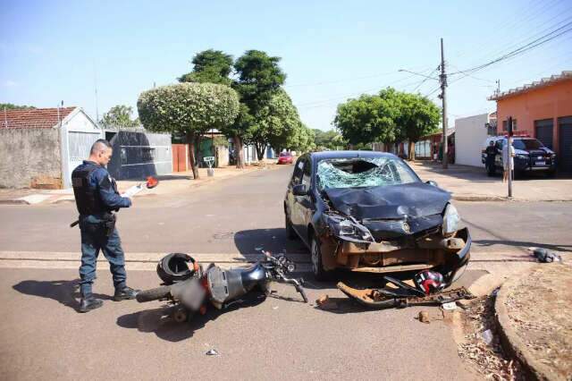 Dupla foge ap&oacute;s assalto e acaba atropelada por motorista de aplicativo