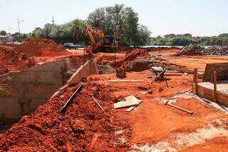 Obras na ponte do Lago do Amor correspondem a apenas 30% do total (Foto: Henrique Kawaminami)