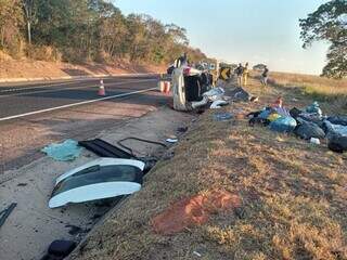 Casal morre, mas crian&ccedil;a e adolescente resistem a acidente que destruiu carro