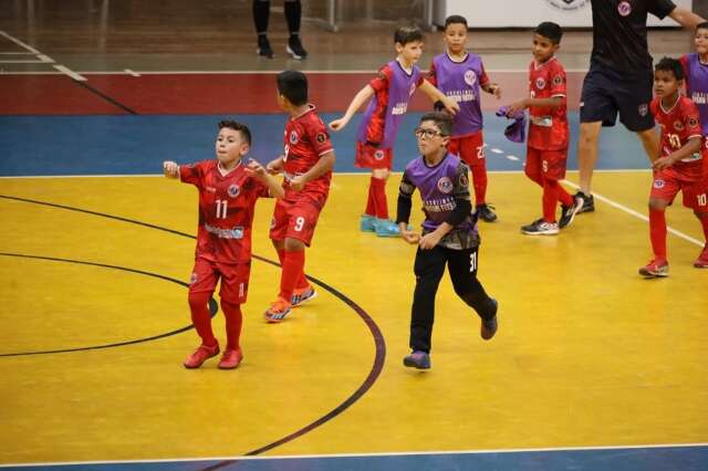 Agenda esportiva tem destaques para final nacional de futsal e corrida noturna 