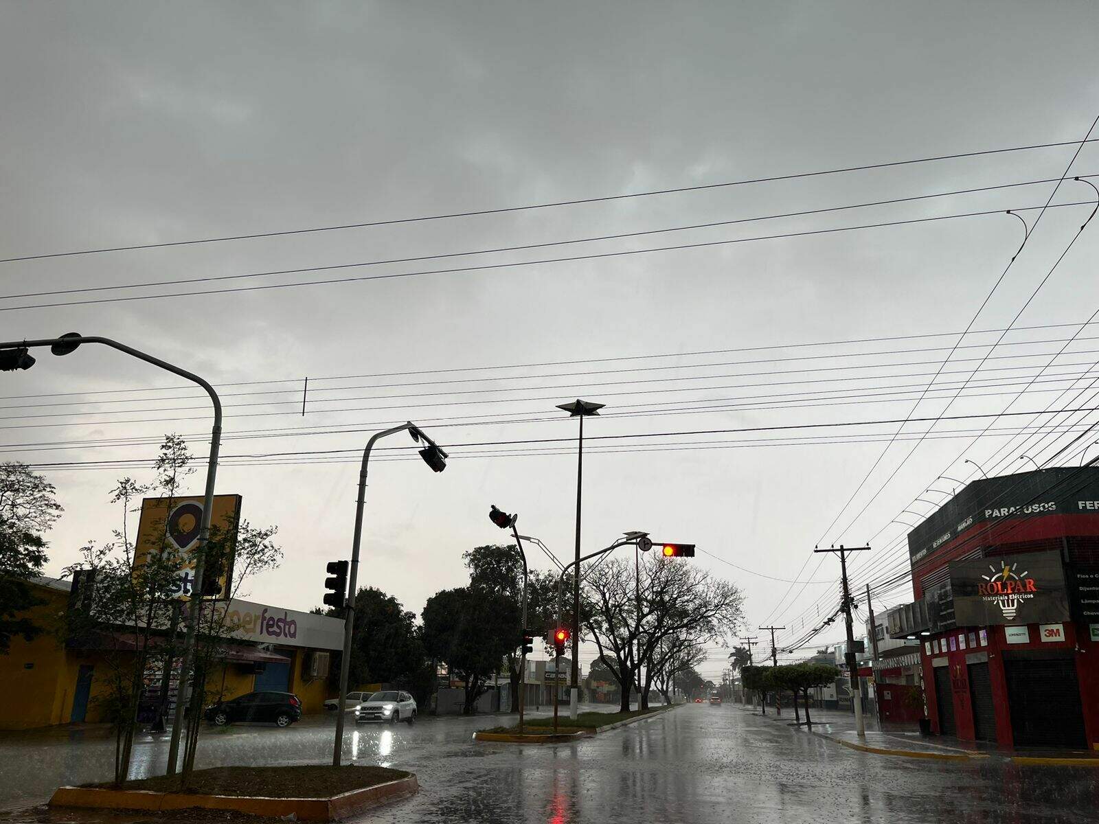 Sábado amanhece nublado, garoando e Inmet prevê trovoadas - Meio Ambiente -  Campo Grande News