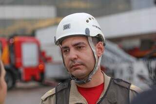 Vieira, Aspirante do Corpo de Bombeiros responsável pela ação no Hospital da Cassems (Foto: Lucas Santana)