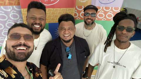 Na 8&ordm; Feijoada Tamojunto, Samb&ocirc; fez at&eacute; chover com muito samba e rock