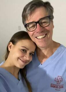 Deoclécio e a filha Anna Laura em dezembro de 2021, pouco antes do transplante (Foto: Arquivo pessoal)