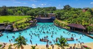 Parque aquático em Caldas Novas, cidade goiana a 810 km de Campo Grande, opção até para viajar de carro (Foto: Reprodução)