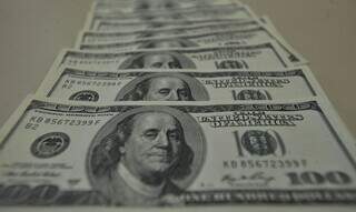 Cédulas do dólar, moeda norte-americana utilizada em transações internacionais. (Foto: Marcello Casal Jr./Agência Brasil)