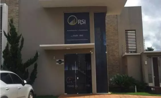 Antiga sede da RSI em Ponta Porã; empresa fechou escritórios e donos sumiram (Foto: Arquivo) 