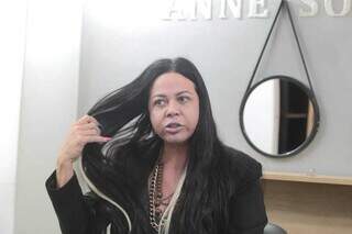 Anne Souza, especialista em mega hair (Foto: Marcos Maluf)