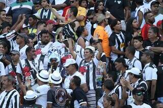 Torcida do Galo corumbaense no Estádio Morenão (Foto: Saul Scharamm/Arquivo)