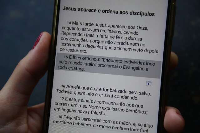 Servidora suspensa ao usar frases b&iacute;blicas em documentos alega inspira&ccedil;&atilde;o divina