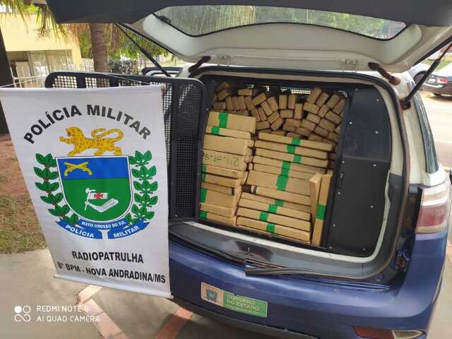 Homem &eacute; preso com 300 quilos de maconha em porta-malas