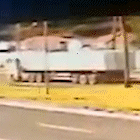 Vídeo mostra caminhão em alta velocidade antes de acidente na Duque de Caxias