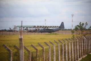 Aviões americanos no hangar da Base Aérea de Campo Grande (Foto: Paulo Francis)