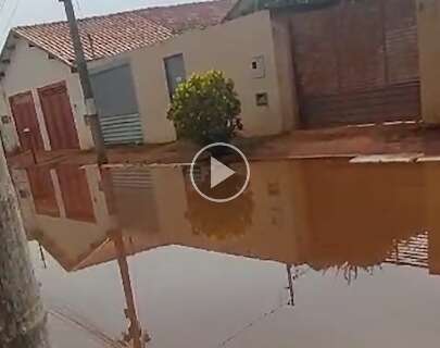 Mesmo sem chuva, Iracy Coelho amanheceu alagado neste s&aacute;bado