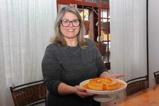 Marília Lima herdou paixão pela cozinha e receita de pudim do pai Neus Nunes. (Foto: Juliano Almeida)