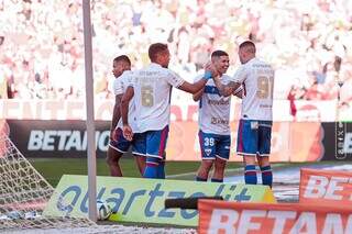 Equipe do Fortaleza comemorando gol da vitória na partida (Foto: Divulgação/Fortaleza)