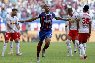 Zagueiro Victor Hugo comemorando um dos gols marcados pelo Bahia (Foto: Felipe Oliveira/Bahia)