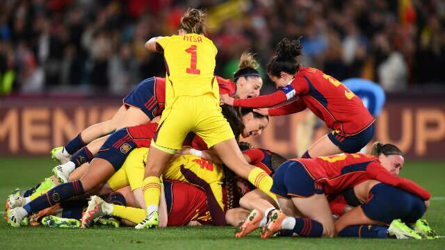 Espanha vence Inglaterra e conquista t&iacute;tulo in&eacute;dito da Copa do Mundo 