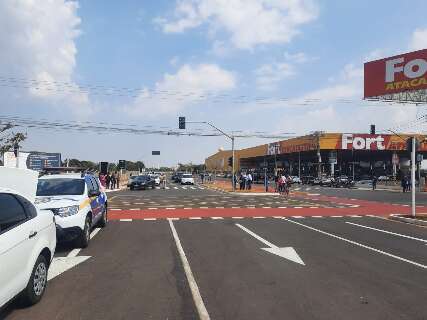 Avenida dos Cafezais é entregue e terá iluminação por energia solar