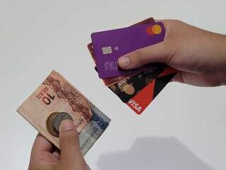 Dinheiro em espécie se tornou &#39;obsoleto&#39; e cartões bancários são nova realidade (Foto: Gabriel de Matos)