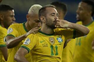 Everton Ribeiro comemora gol com a Seleção Brasileira. (Foto: Lucas Figueiredo/CBF)