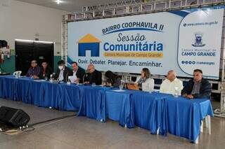 Vereadores durante anúncio da Sessão Comunitária em Campo Grande (Foto: Caroline Maldonado)