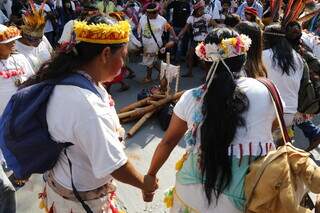 Mulheres indíenas em ritual realizado em Campo Grande. (Foto: Arquivo)