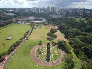 Imagem aérea do Parque das Nações Indígenas mostram cinturão de árvores preservadas (Foto: Arquivo)