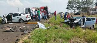 Movimentação na rodovia logo após o acidente entre os dois veículos (Foto: Rafael Ferreira)