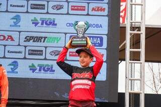 Fernando Endo tem 6 anos que conquistou o primeiro pódio. (Foto: Henrique Kawaminami)