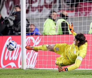 O goleiro Cássio durante defesa em pênalti. (Foto: Rodrigo Coca/Corinthians)