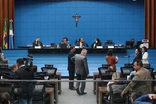 Deputados em plenário durante a sessão de quarta-feira. (Foto: Marcos Maluf)