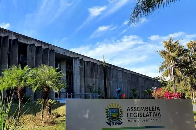 Motorista que atropelou t&eacute;cnica de enfermagem &eacute; demitida da Assembleia