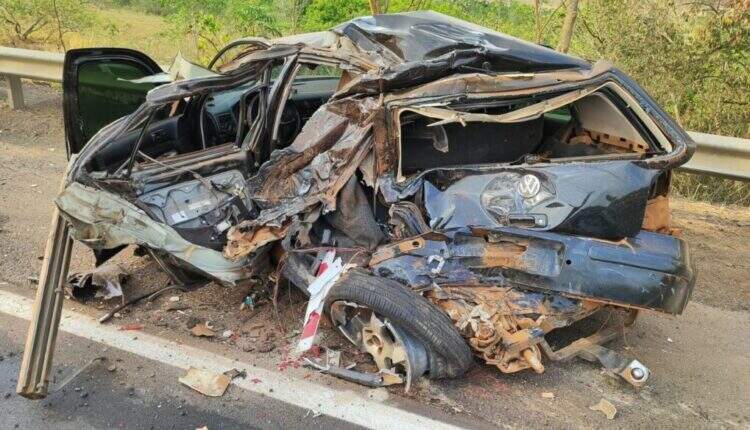 Vereador de Goiás e esposa saem ilesos de acidente que destruiu carro em MS