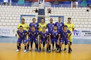 Equipe da AAEP/Bodoquena perfilada antes de jogo em Manaus (Foto: Miguel Almeida/Emanuel Sports)