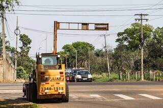 Viaduto será no cruzamento da BR-163 com a Avenida Desembargador Leão Neto do Carmo. (Foto: Henrique Kawaminami)