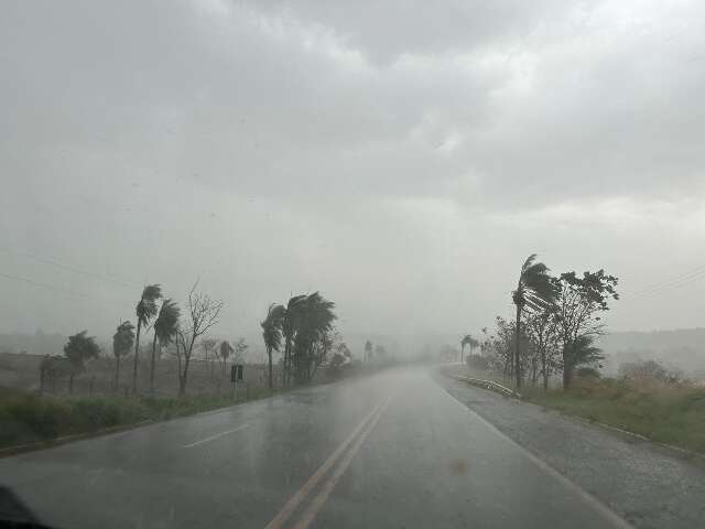 Sem danos registrados, chuva chega na regi&atilde;o norte de Mato Grosso do Sul