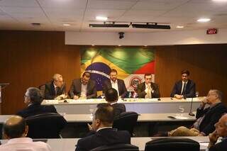Reunião de empresários sul-mato-grossenses com vice-ministro paraguaio (Foto: Paulo Francis)