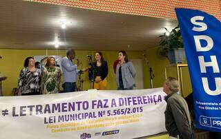 Prefeita Adriane Lopes durante lançamento do programa &#34;Letramento Faz a Diferença&#34;, no CCI Vovó Ziza, em Campo Grande (Foto: Natália Olliver)