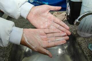 Sabonete em pó tem surfactante para limpar a pele e essência de lavanda. (Foto: Juliano Almeida)
