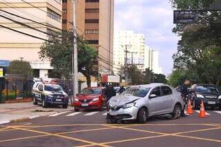 Na Avenida Afonso Pena, sequ&ecirc;ncia de colis&otilde;es tumultua tr&acirc;nsito