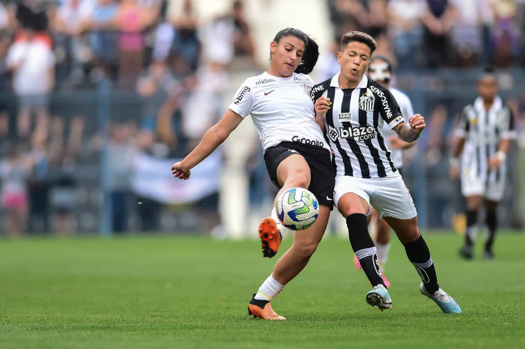 Corinthians bate Santos e conquista vaga na final do Brasileiro Feminino