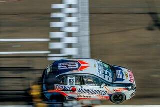 Carro do piloto Gustavo Magnabosco largou em primeiro na corrida 1 (Foto: Luciano Santos/@sigcombr)