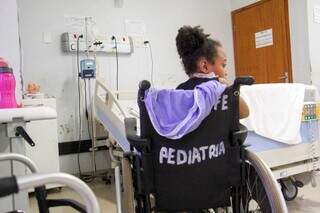 Menina terá que aguardar mais 20 dias no hopital (Foto: Juliano Almeida)