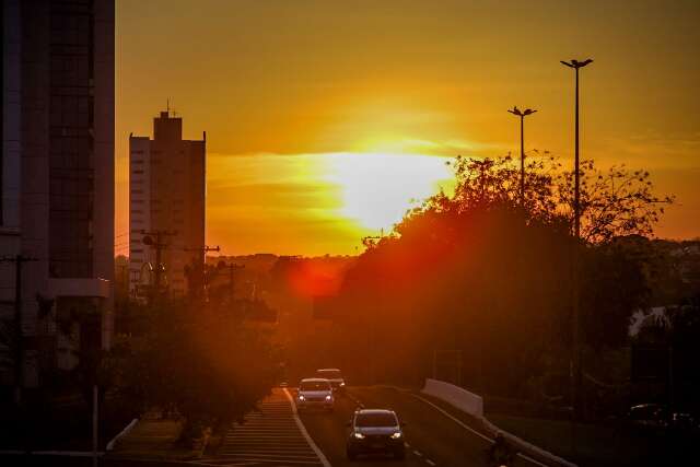 Semana come&ccedil;a com sensa&ccedil;&atilde;o t&eacute;rmica que pode superar 40&ordm;C 