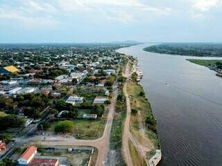 Porto Murtinho e o Rio Paraguai vistos de cima (Foto: Divulgação) 