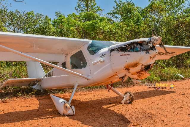 Em voo de instru&ccedil;&atilde;o, avi&atilde;o faz pouso for&ccedil;ado em estrada rural