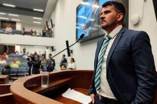 Deputado estadual Rafael Tavares durante sessão da Assembleia Legislativa (Foto: Alems/Divulgação)