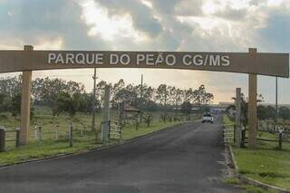 Entrada do Parque do Peão de Campo Grande na saída para Rochedinho (Foto: Marcos Maluf)